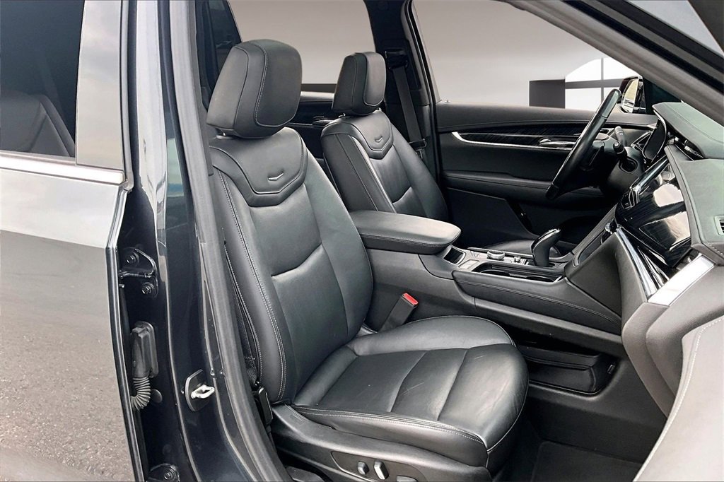 Used 2023 Cadillac XT6 Premium Luxury w/ Technology Package image 7