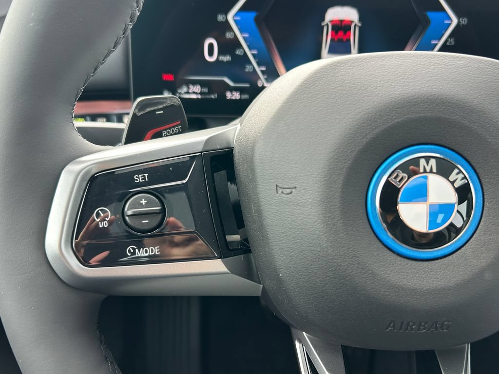 New 2027 BMW 550e xDrive w/ Premium Package AWD/4WD image 19
