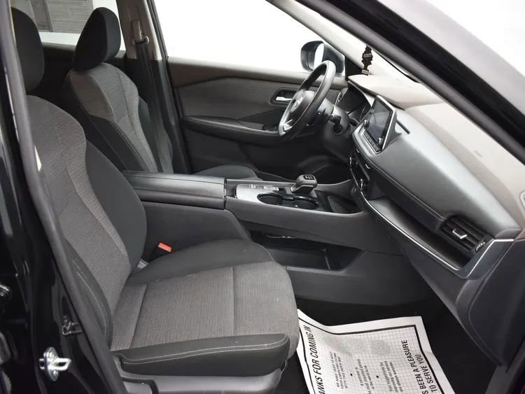 Used 2023 Nissan Rogue SV image 16