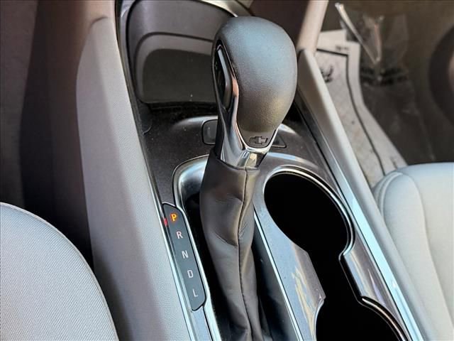 Used 2022 Chevrolet Malibu LT image 19