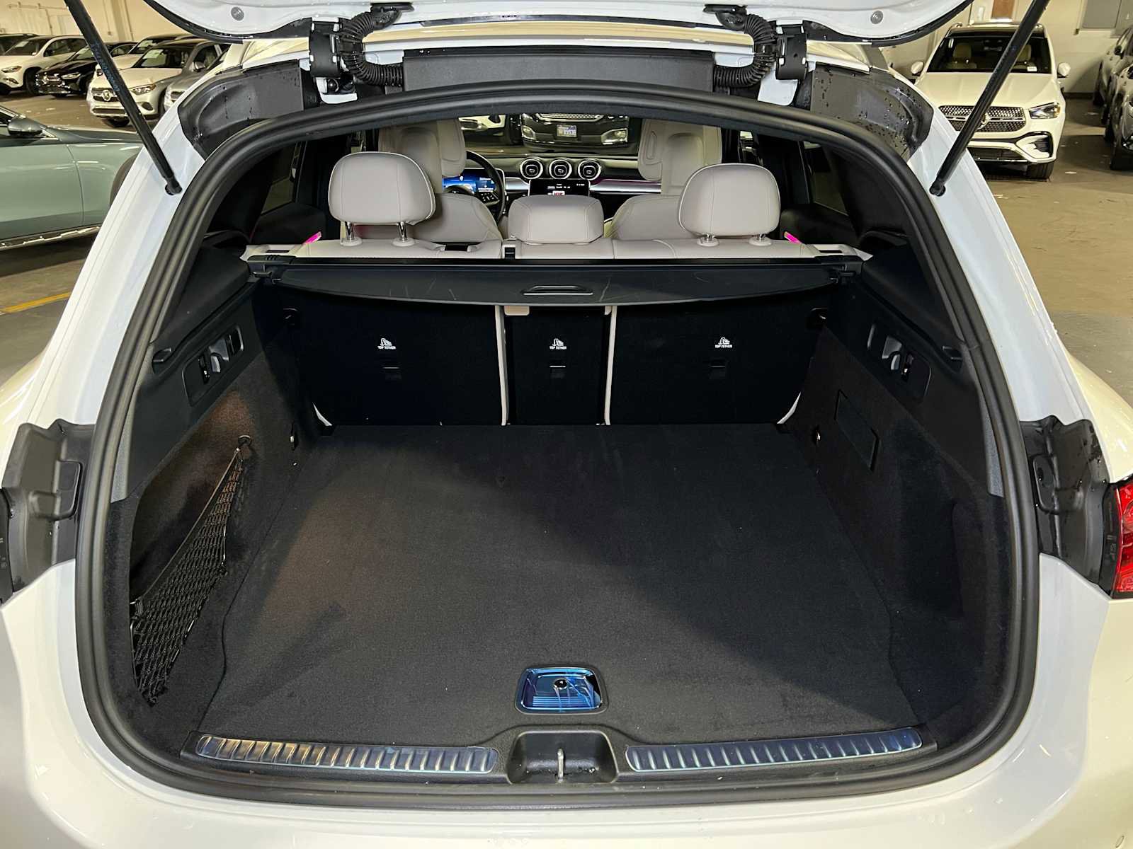 Used 2025 Mercedes-Benz GLC 300 4MATIC image 16