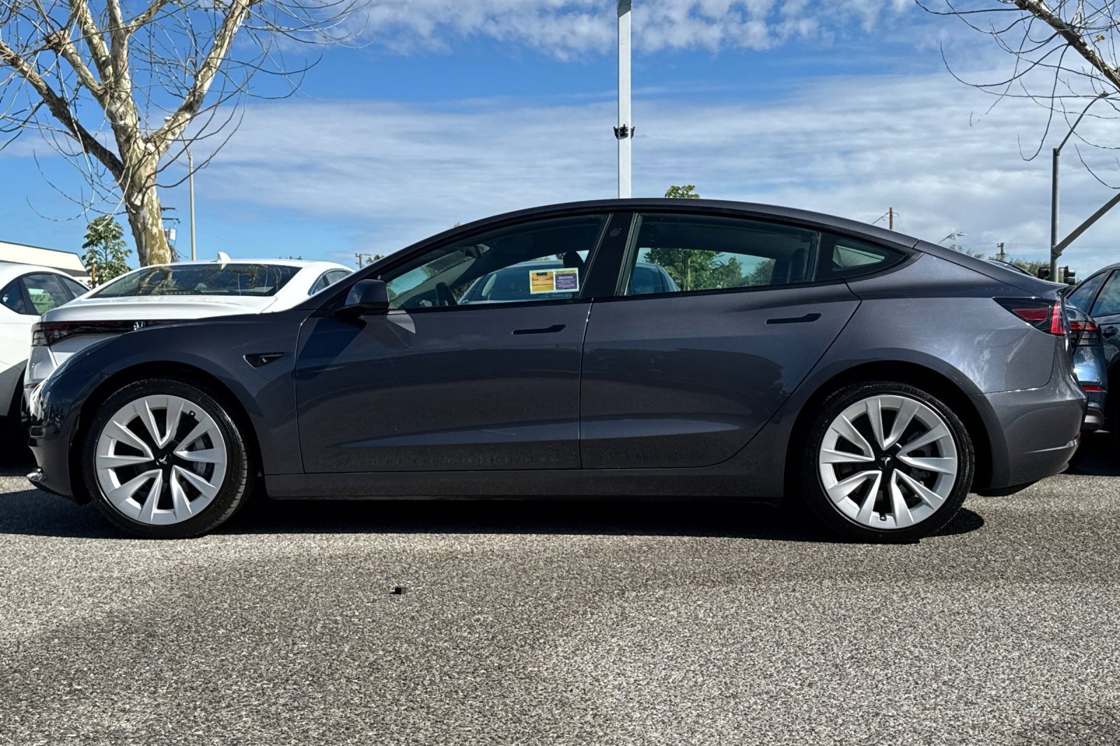 Used 2023 Tesla Model 3 Standard Range image 2