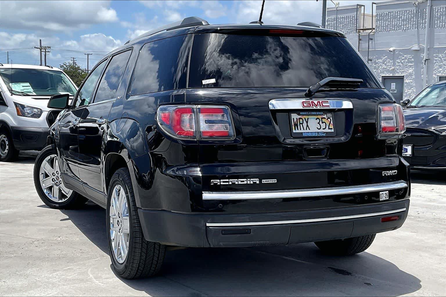 Used 2017 GMC Acadia Limited SLT AWD/4WD image 4
