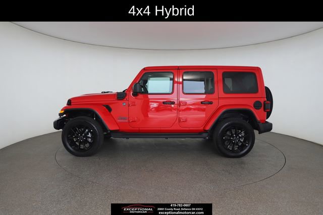 Used 2025 Jeep Wrangler Unlimited Sahara AWD/4WD image 7