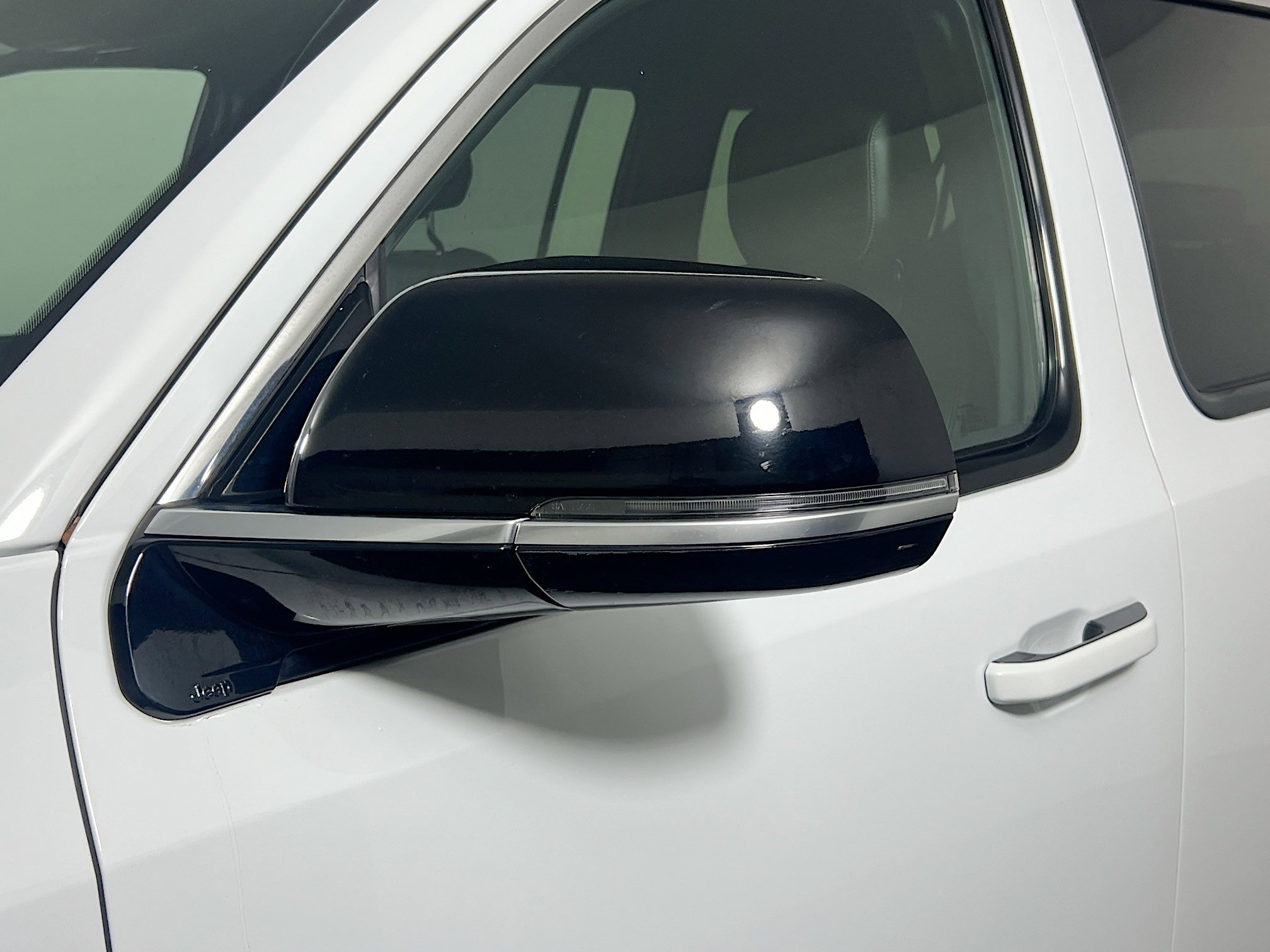 Used 2023 Jeep Wagoneer L Series II image 12