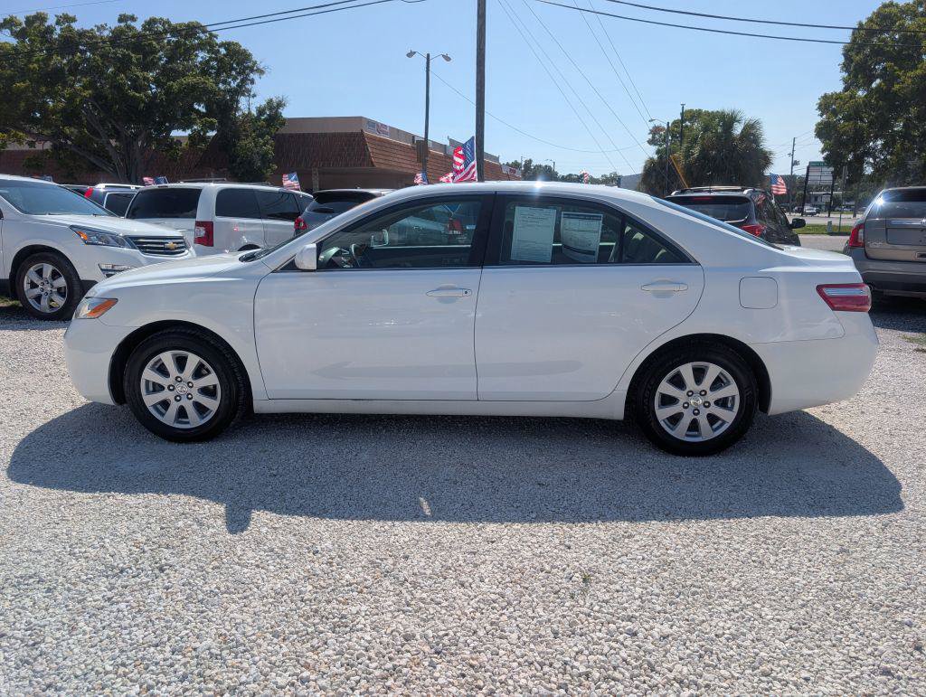 Used 2007 Toyota Camry XLE FWD image 4