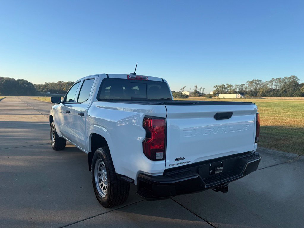 Used 2025 Chevrolet Colorado W/T w/ Advanced Trailering Package RWD image 6