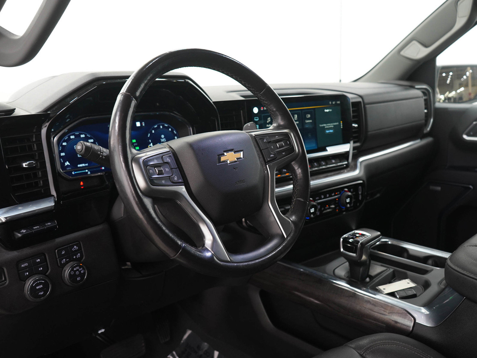Used 2022 Chevrolet Silverado 1500 LTZ AWD/4WD image 27