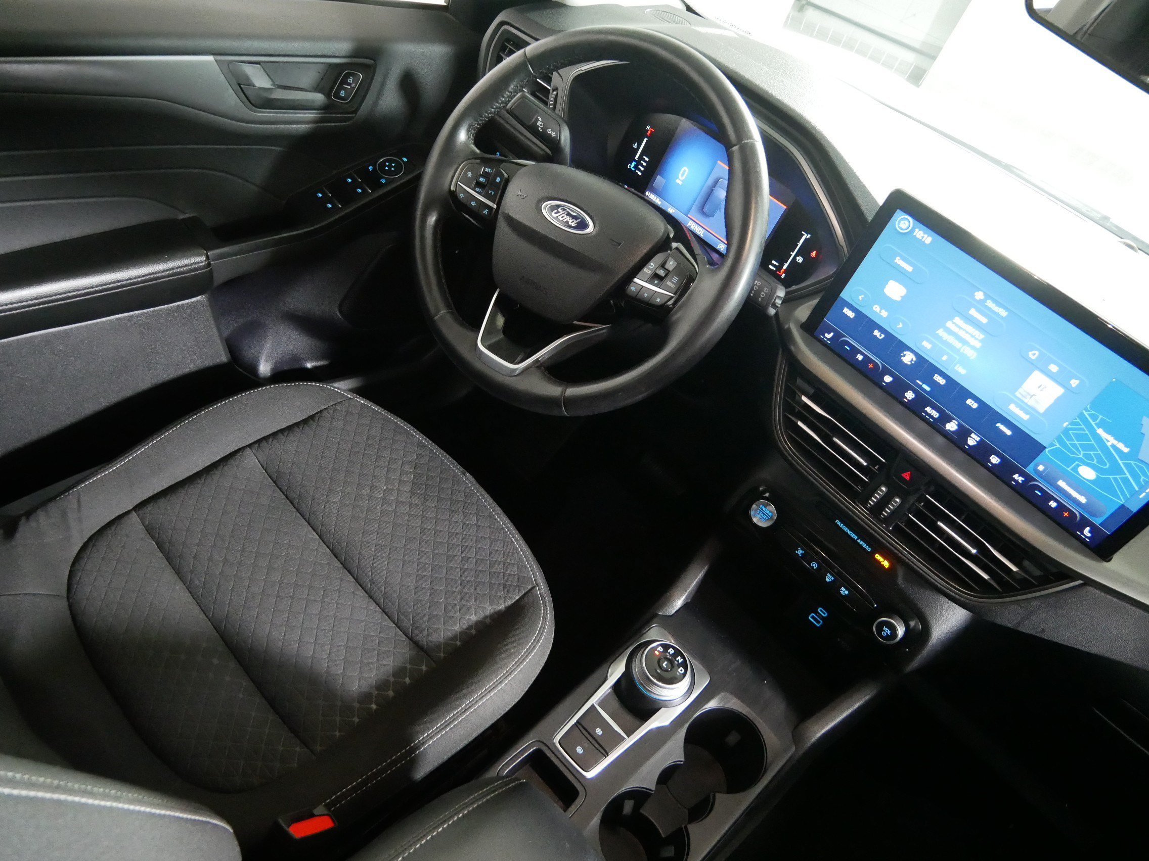 Used 2023 Ford Escape Active w/ Tech Pack #1 AWD/4WD image 9
