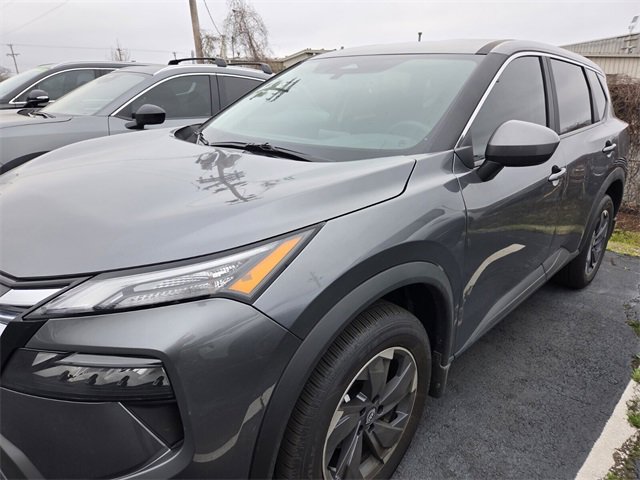 Used 2025 Nissan Rogue SV image 9