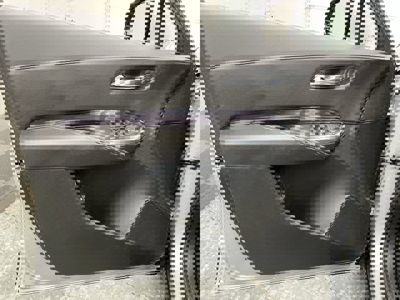 Used 2021 Cadillac XT4 Luxury w/ Cold Weather Package image 6