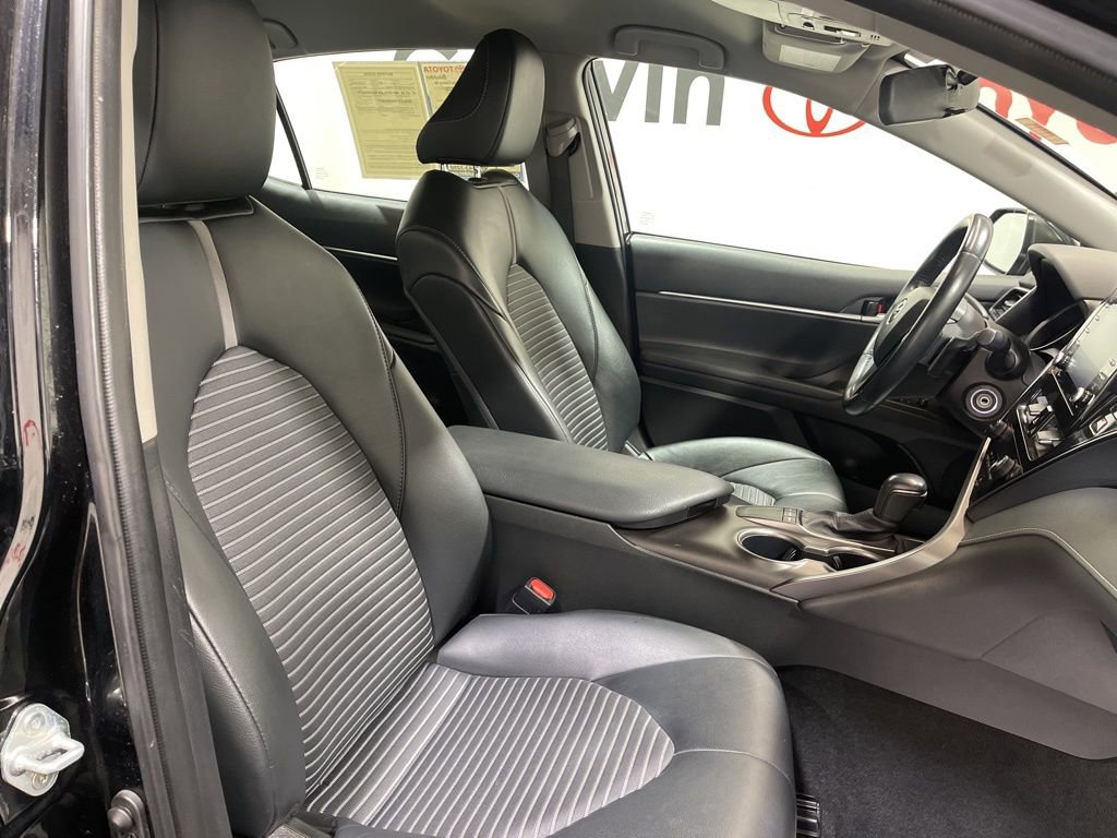 Used 2024 Toyota Camry SE image 12