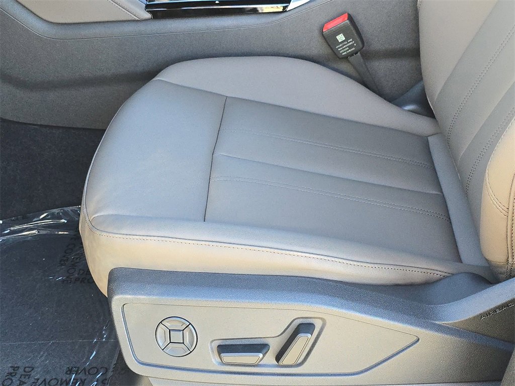 New 2025 Audi Q5 Premium image 17