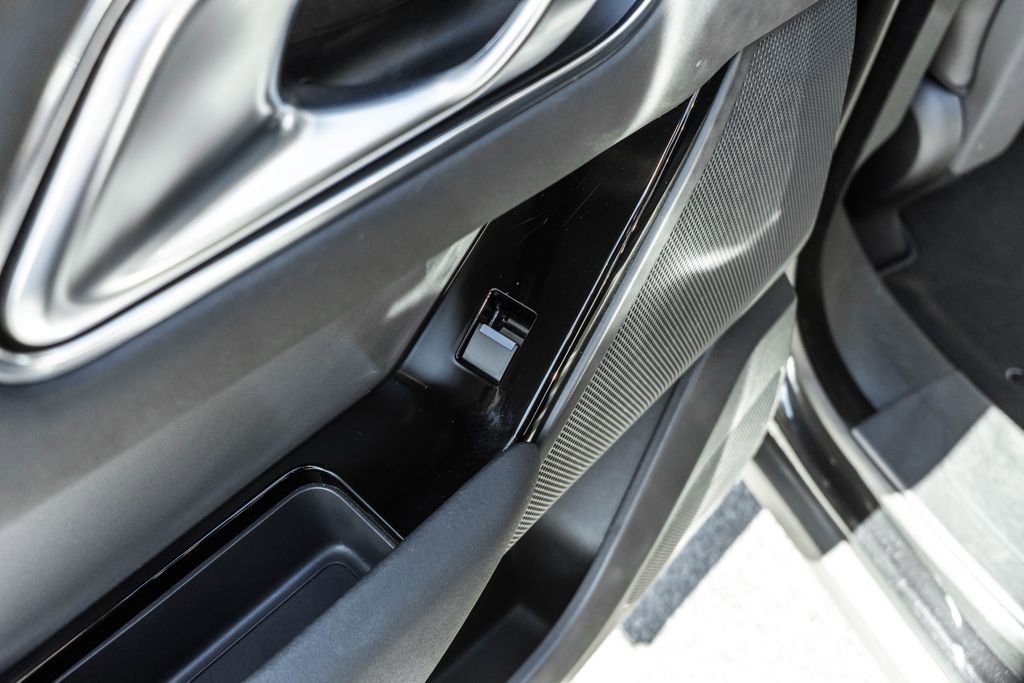 Used 2024 Land Rover Range Rover Velar S image 25