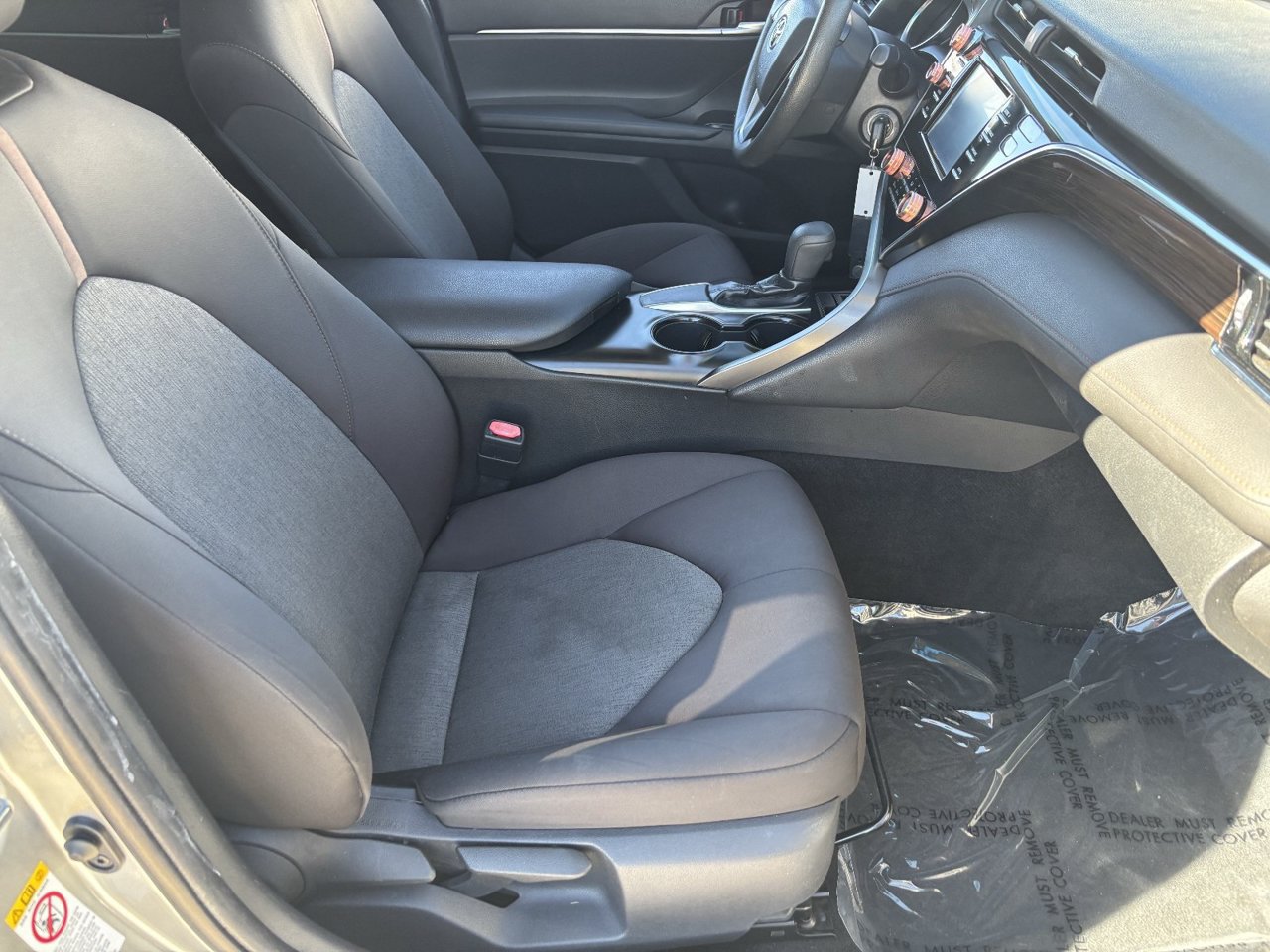 Used 2018 Toyota Camry LE FWD image 9