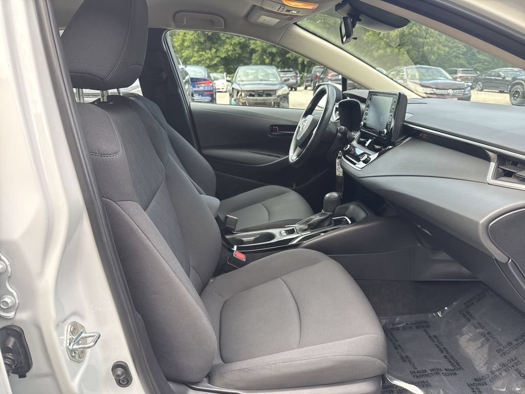Used 2022 Toyota Corolla LE FWD image 25