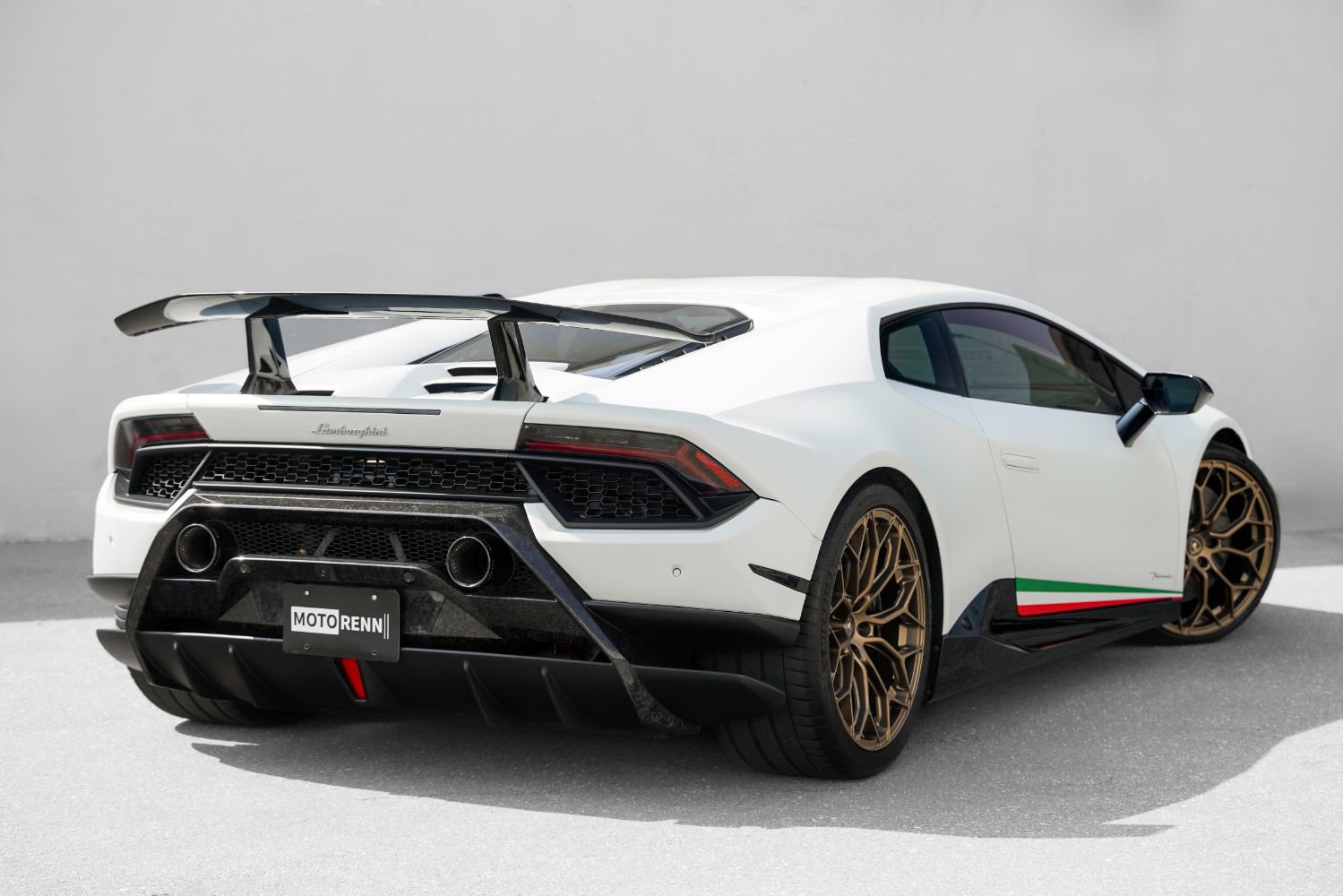 Used 2018 Lamborghini Huracan Performante image 3