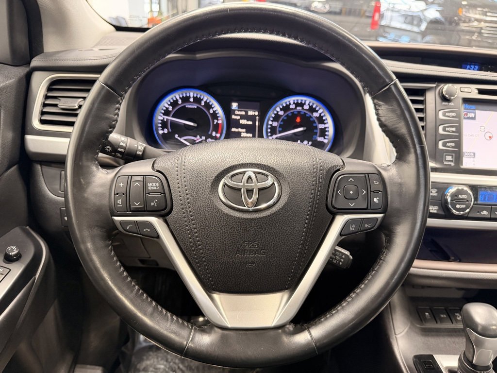 Used 2018 Toyota Highlander Limited Platinum image 25