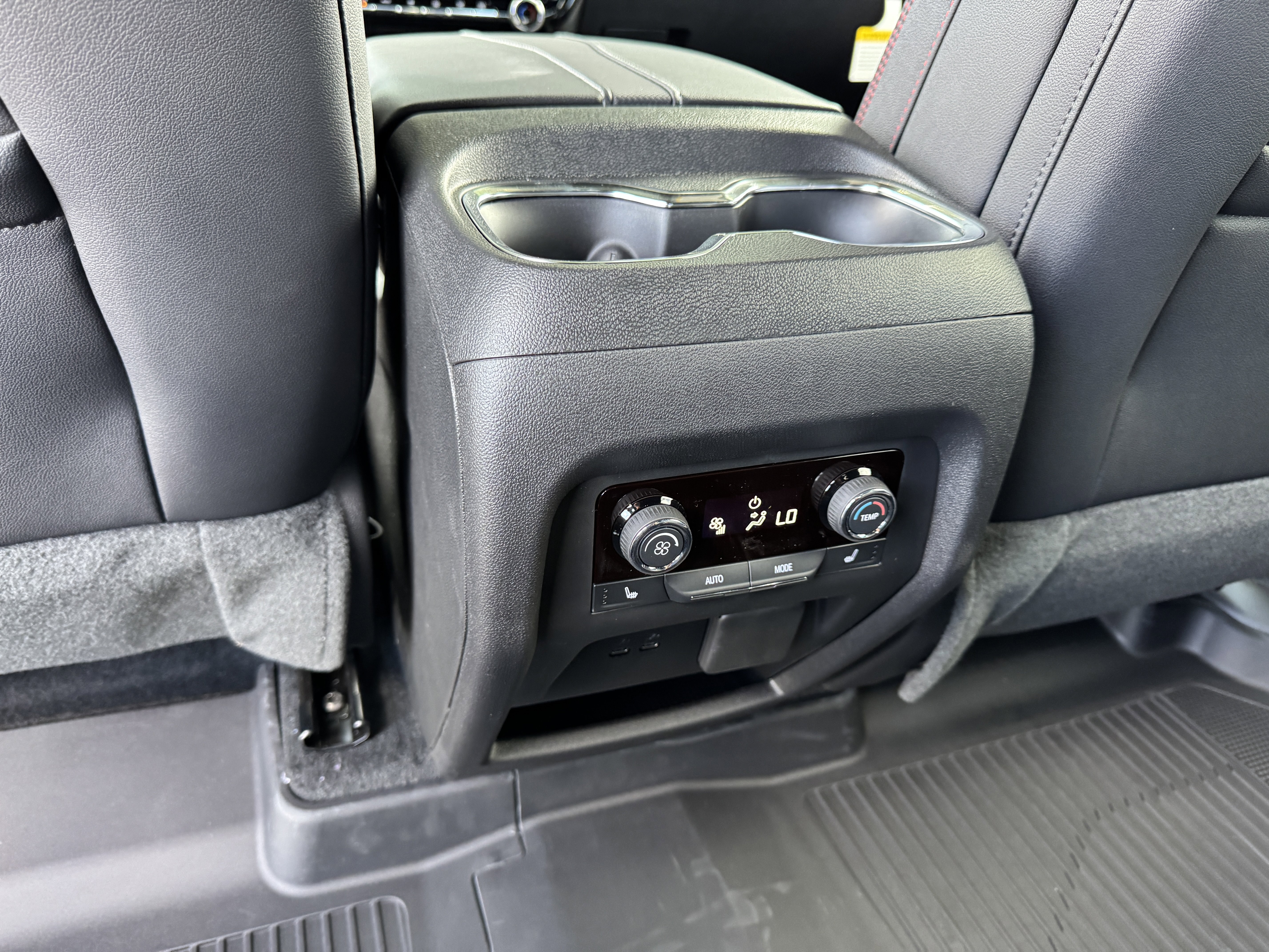 New 2026 Chevrolet Traverse RS w/ LPO, Floor Liner Package image 17