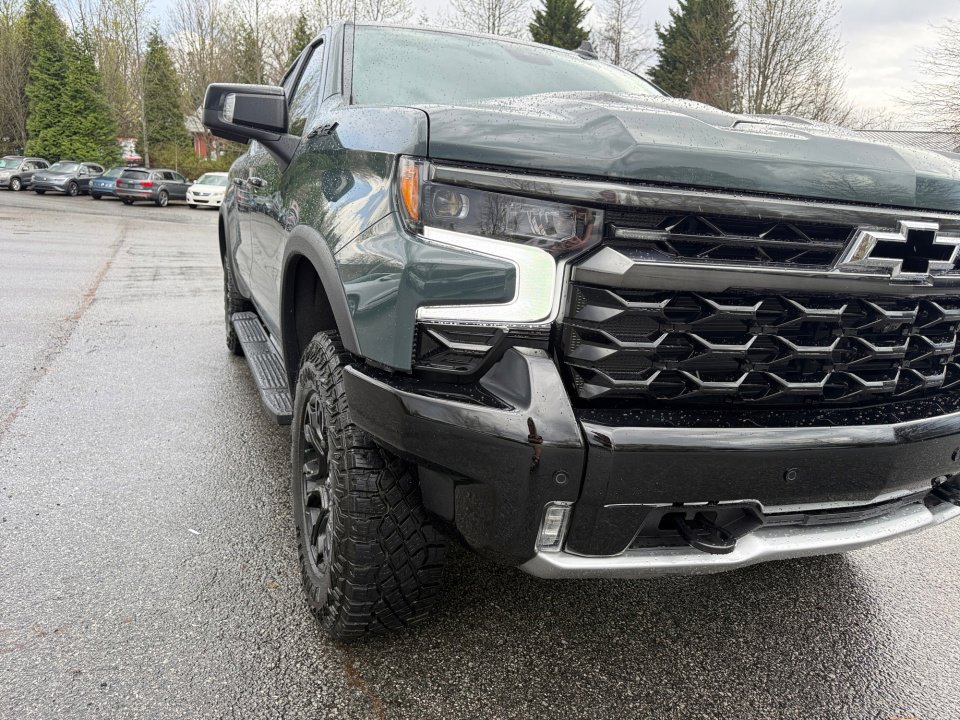 Used 2025 Chevrolet Silverado 1500 ZR2 w/ Technology Package image 24