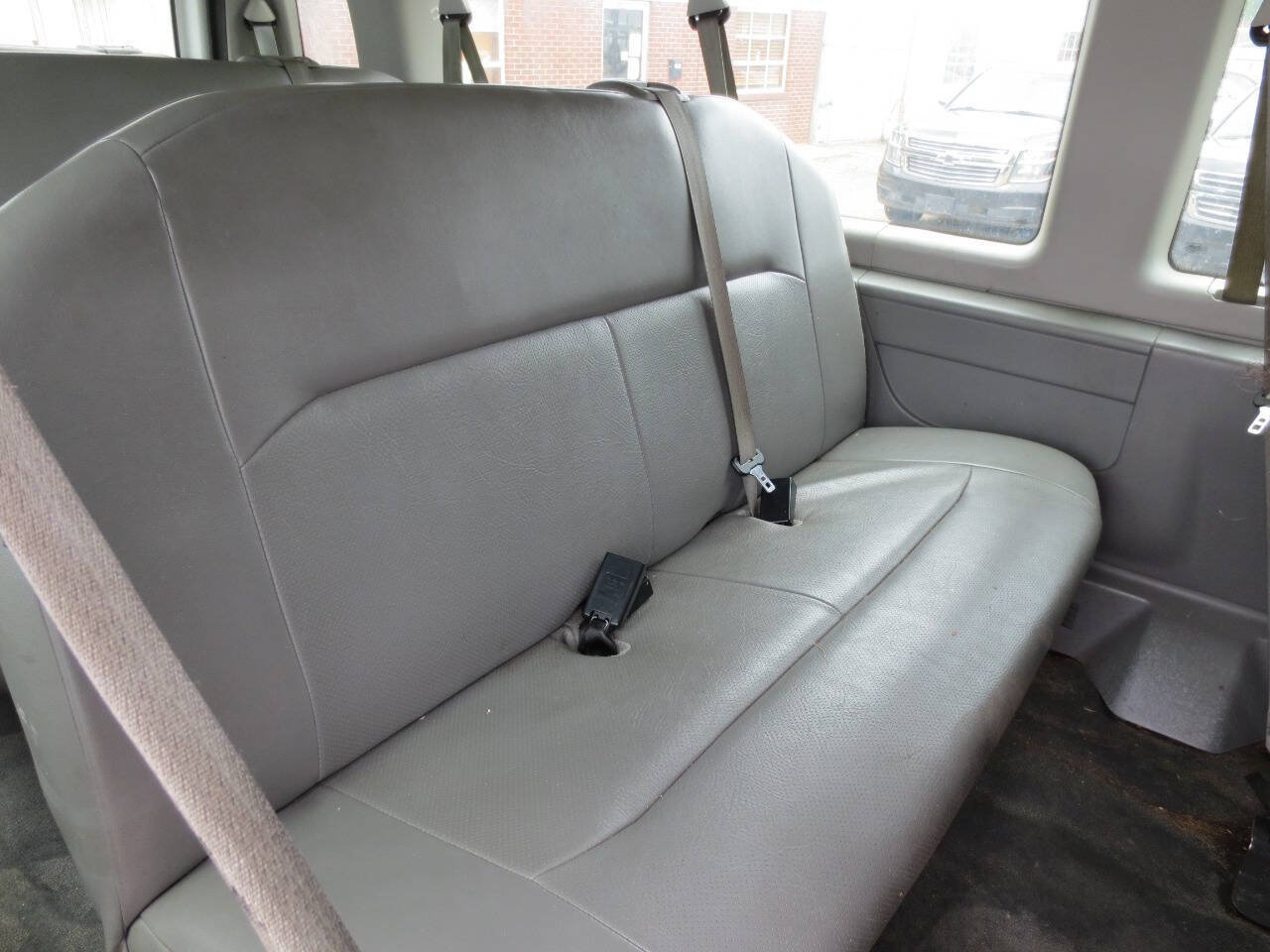 Used 2008 Ford E-350 and Econoline 350 XL RWD image 8