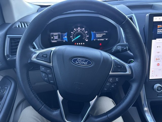 Used 2022 Ford Edge Titanium image 14