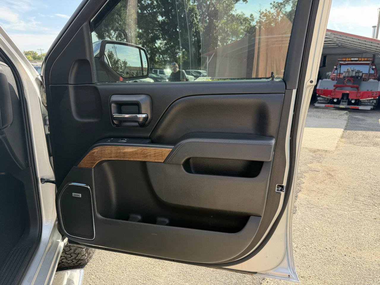 Used 2014 Chevrolet Silverado 1500 LTZ w/ LTZ Plus Package AWD/4WD image 17