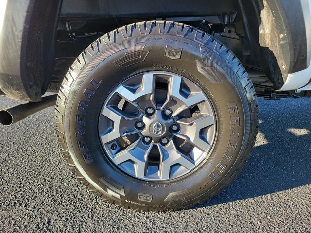 Used 2023 Toyota Tacoma TRD Off-Road image 9