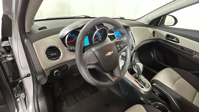 Used 2014 Chevrolet Cruze LS FWD image 13