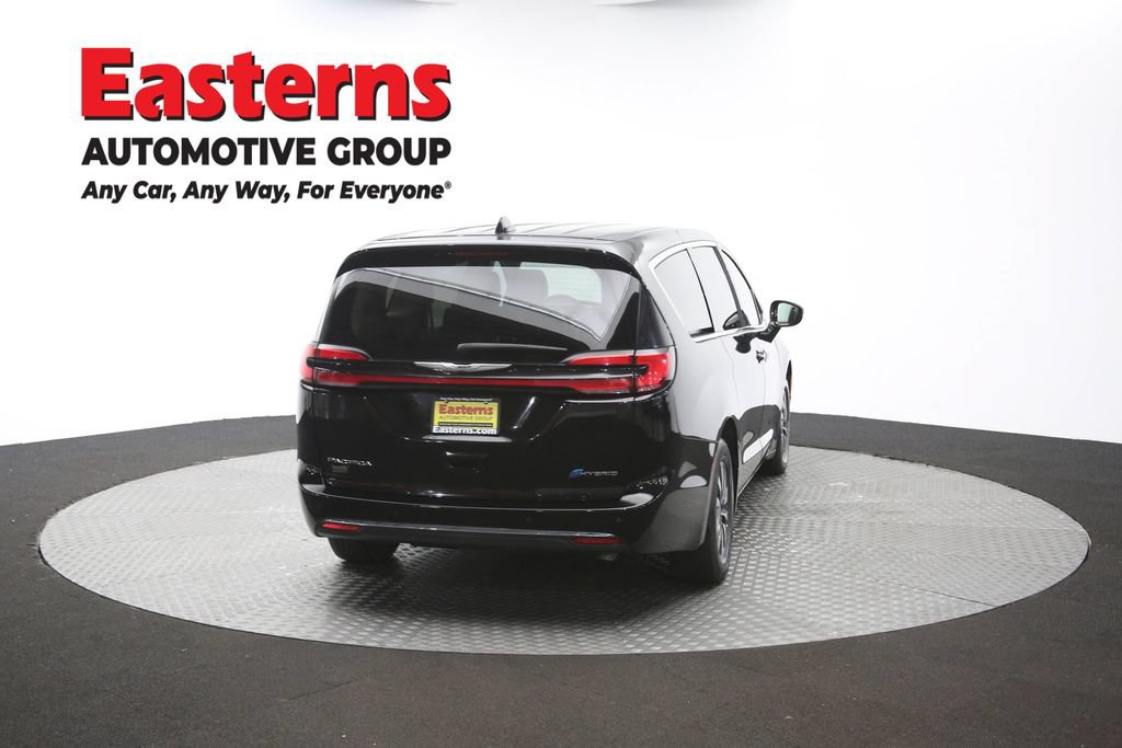 Used 2024 Chrysler Pacifica Limited FWD image 39