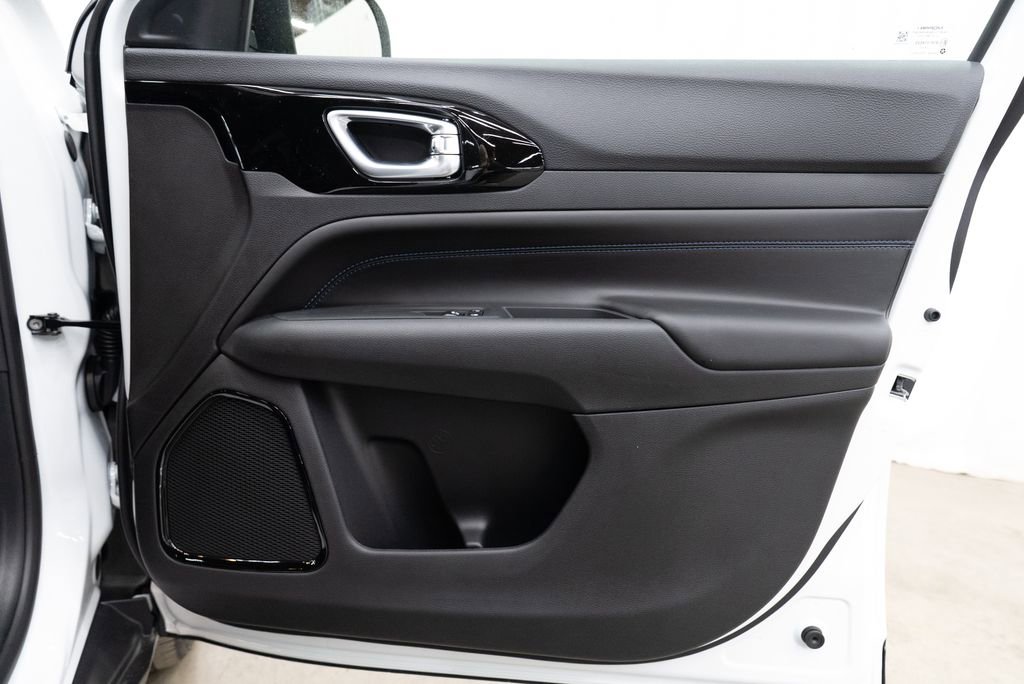 New 2026 Jeep Compass Latitude image 30