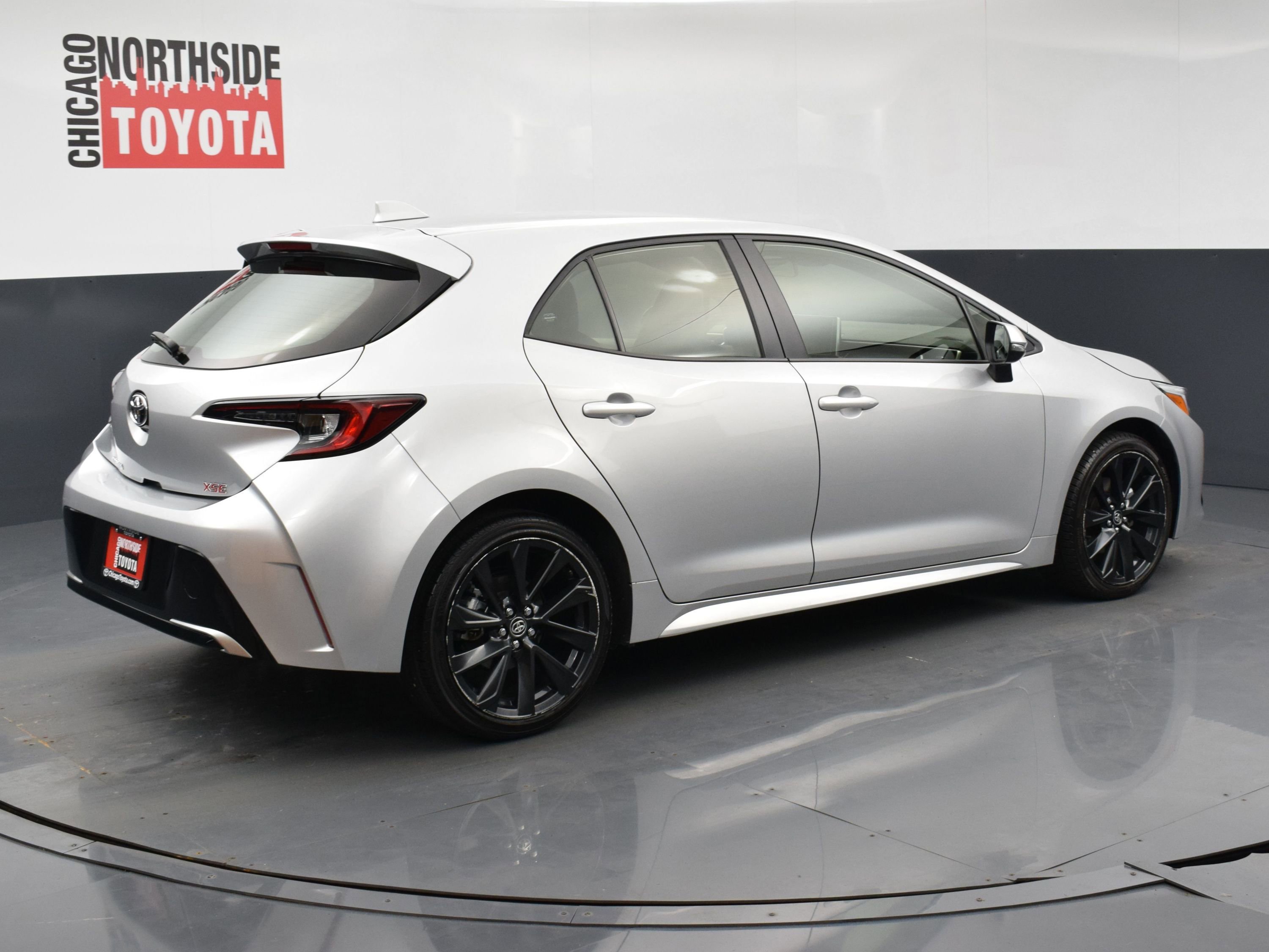 Used 2024 Toyota Corolla XSE FWD image 4