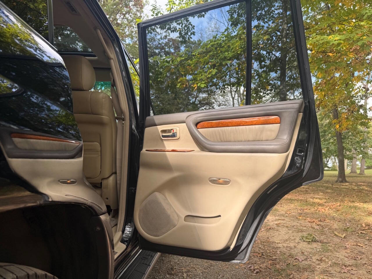 Used 2004 Lexus LX 470 4WD image 39