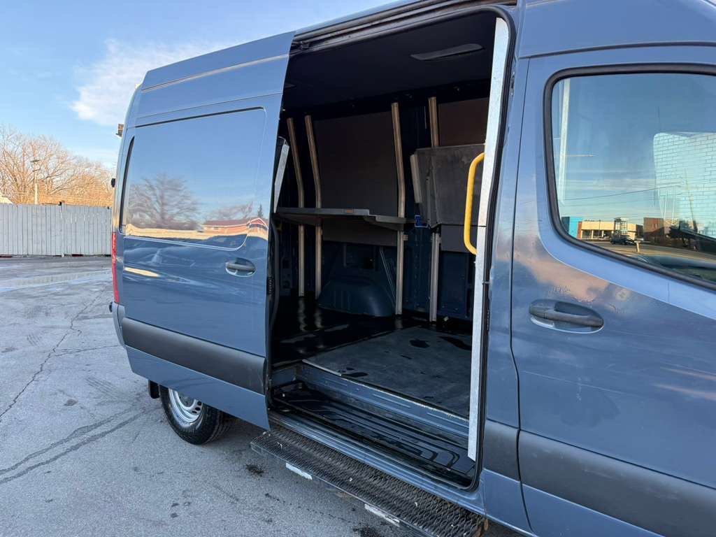 Used 2019 Mercedes-Benz Sprinter 144 image 39
