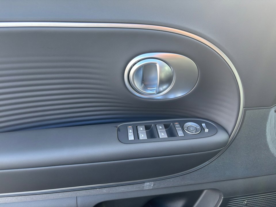 New 2026 Hyundai Ioniq 9 SEL image 32