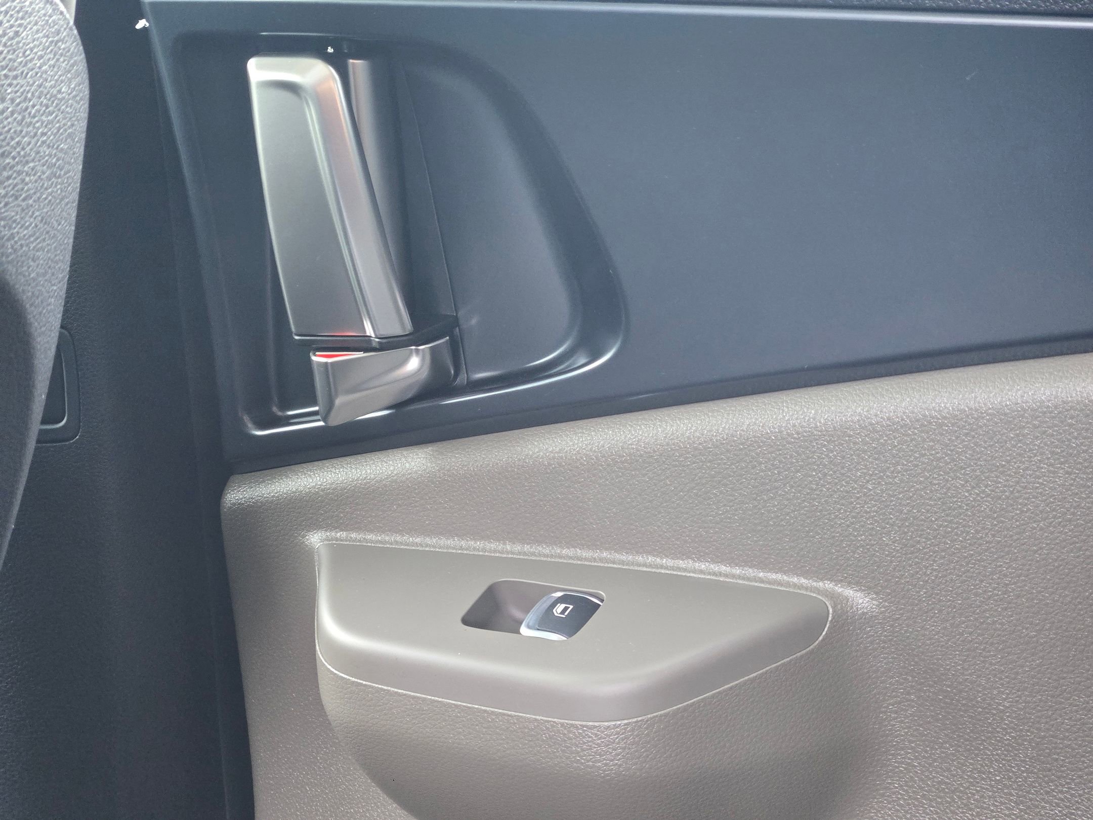 New 2026 Kia Carnival FWD image 33