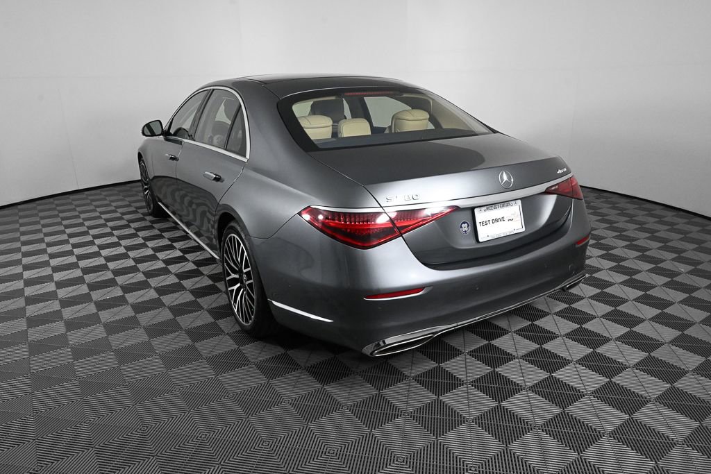 Used 2022 Mercedes-Benz S 580 4MATIC Sedan image 4