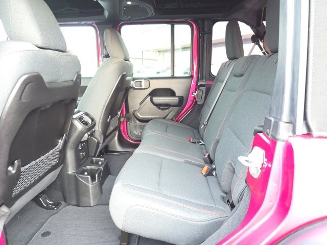 Used 2024 Jeep Wrangler Unlimited Rubicon image 33