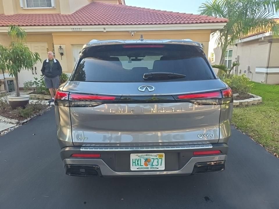 Certified 2023 INFINITI QX60 Luxe image 6