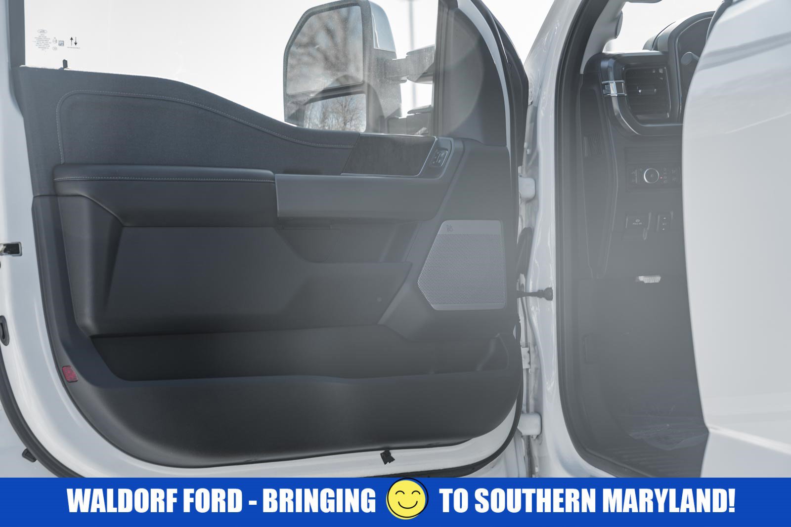 Used 2025 Ford F350 Lariat w/ Chrome Package image 46