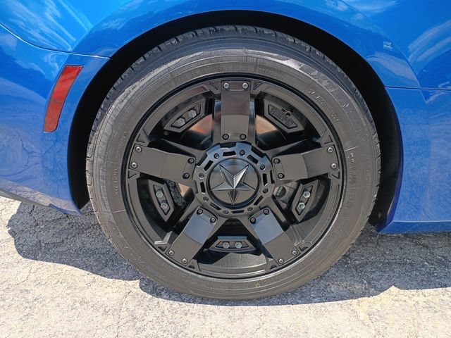 Used 2017 Chevrolet Camaro LS w/ Technology Package RWD image 5