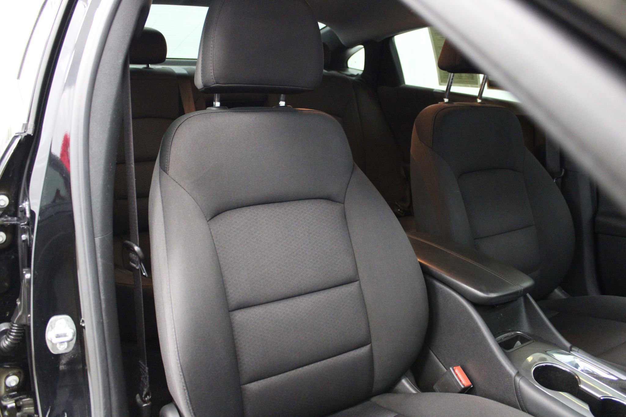 Used 2018 Chevrolet Malibu LT image 29