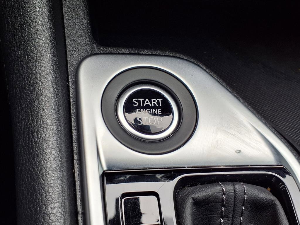 Used 2025 Nissan Sentra SV image 21