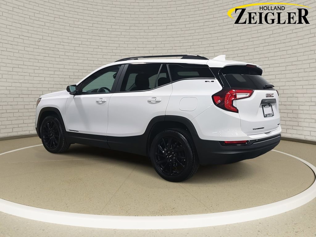 Used 2023 GMC Terrain SLE w/ Driver Convenience Package image 7