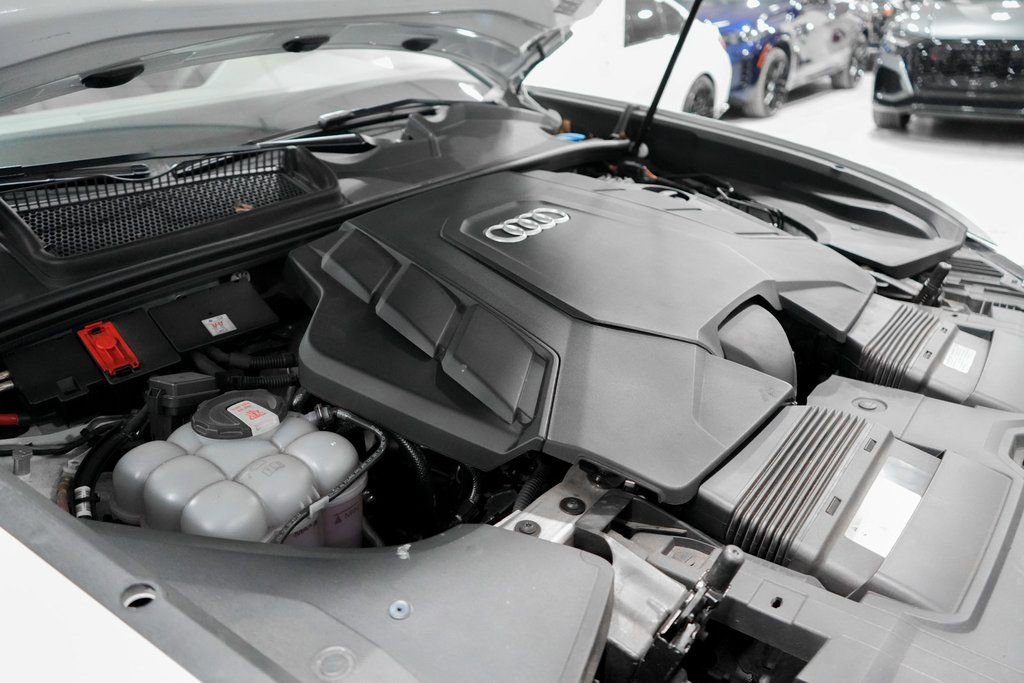 Used 2023 Audi Q8 Premium image 42