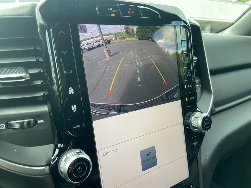 New 2026 RAM 1500 4x4 Crew Cab image 22