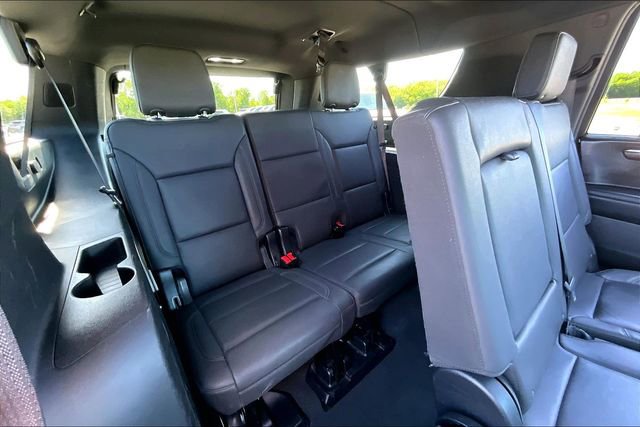 Used 2025 Chevrolet Suburban Z71 AWD/4WD image 26