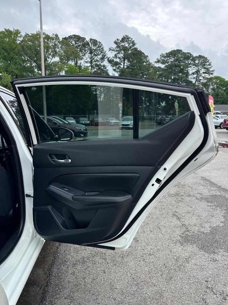 Used 2019 Nissan Altima 2.5 SV FWD image 15