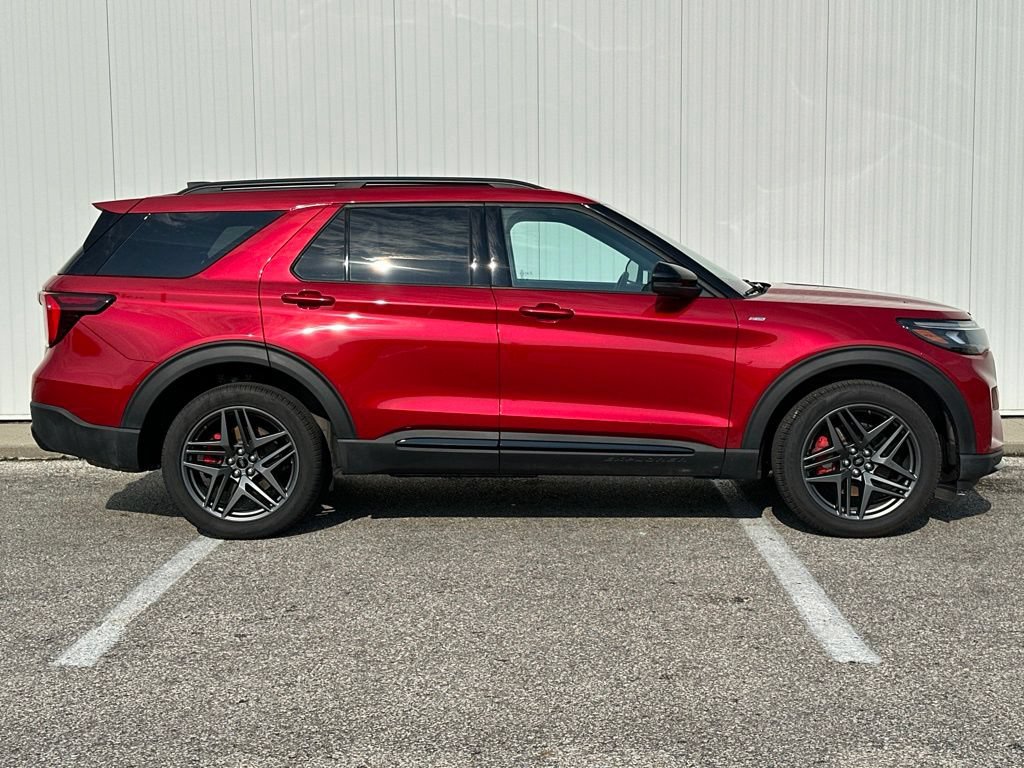 Certified 2025 Ford Explorer ST-Line w/ Premium Package AWD/4WD image 9