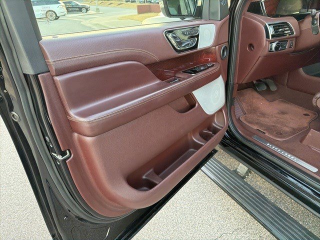 Used 2021 Lincoln Navigator L Black Label w/ Cargo Convenience Package image 12